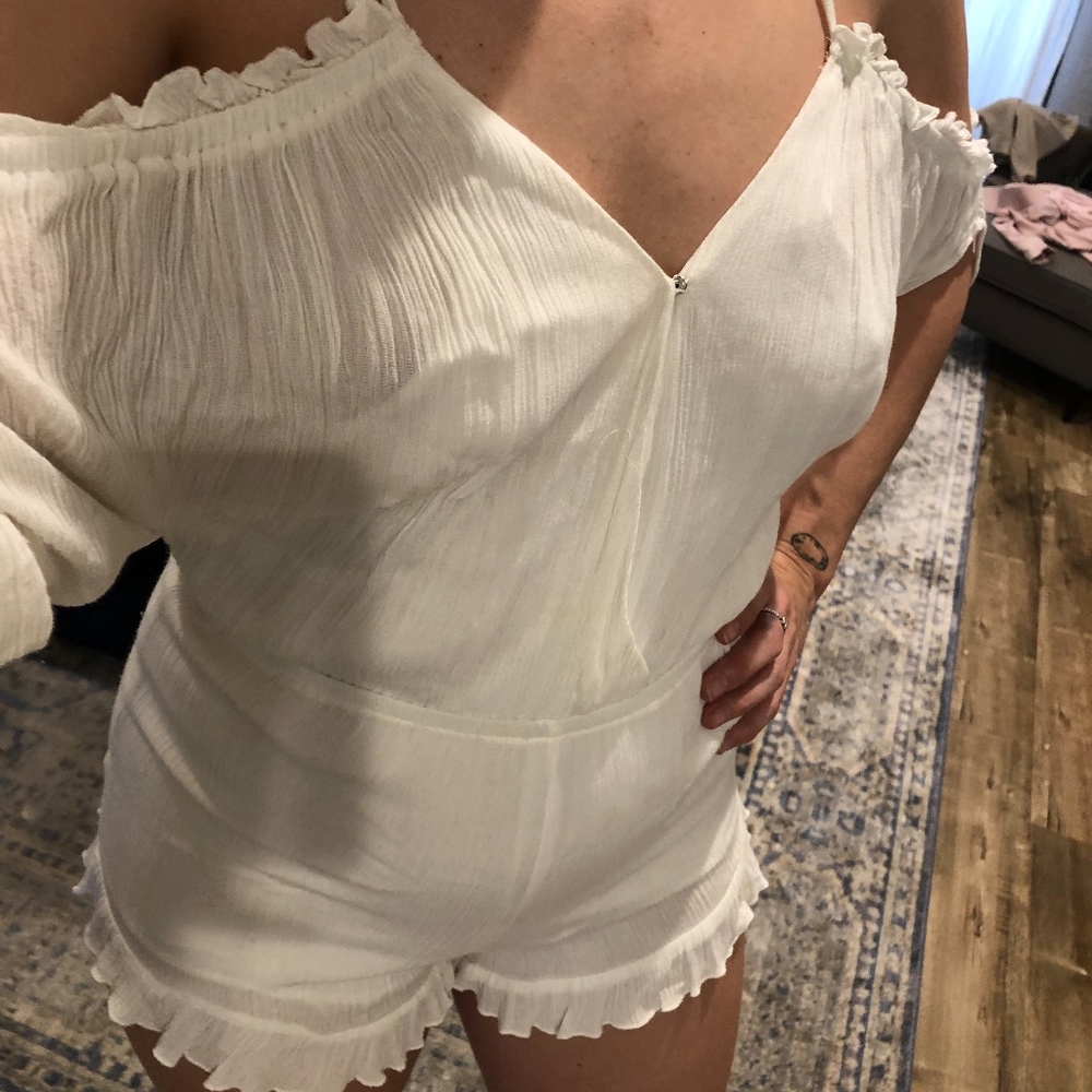 White Women's White Short Romper Open Back (S)